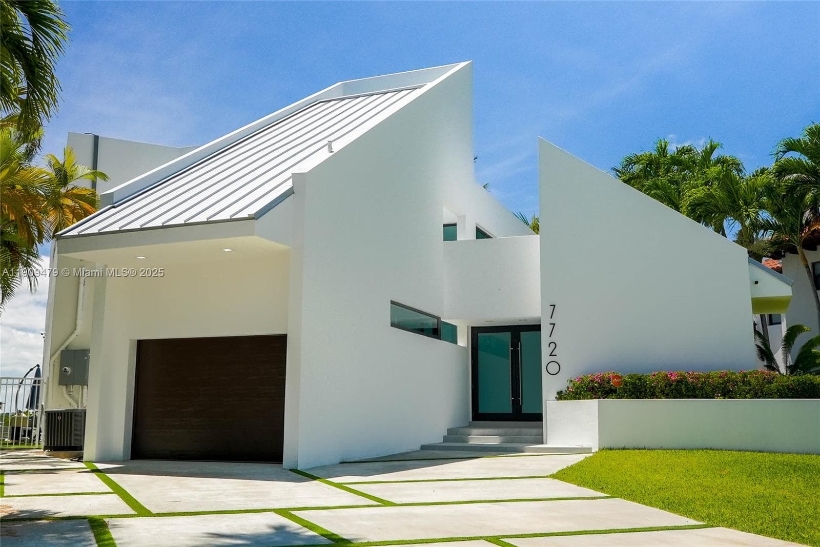 7720 Miami View Dr, North Bay Village FL 33141 — 1