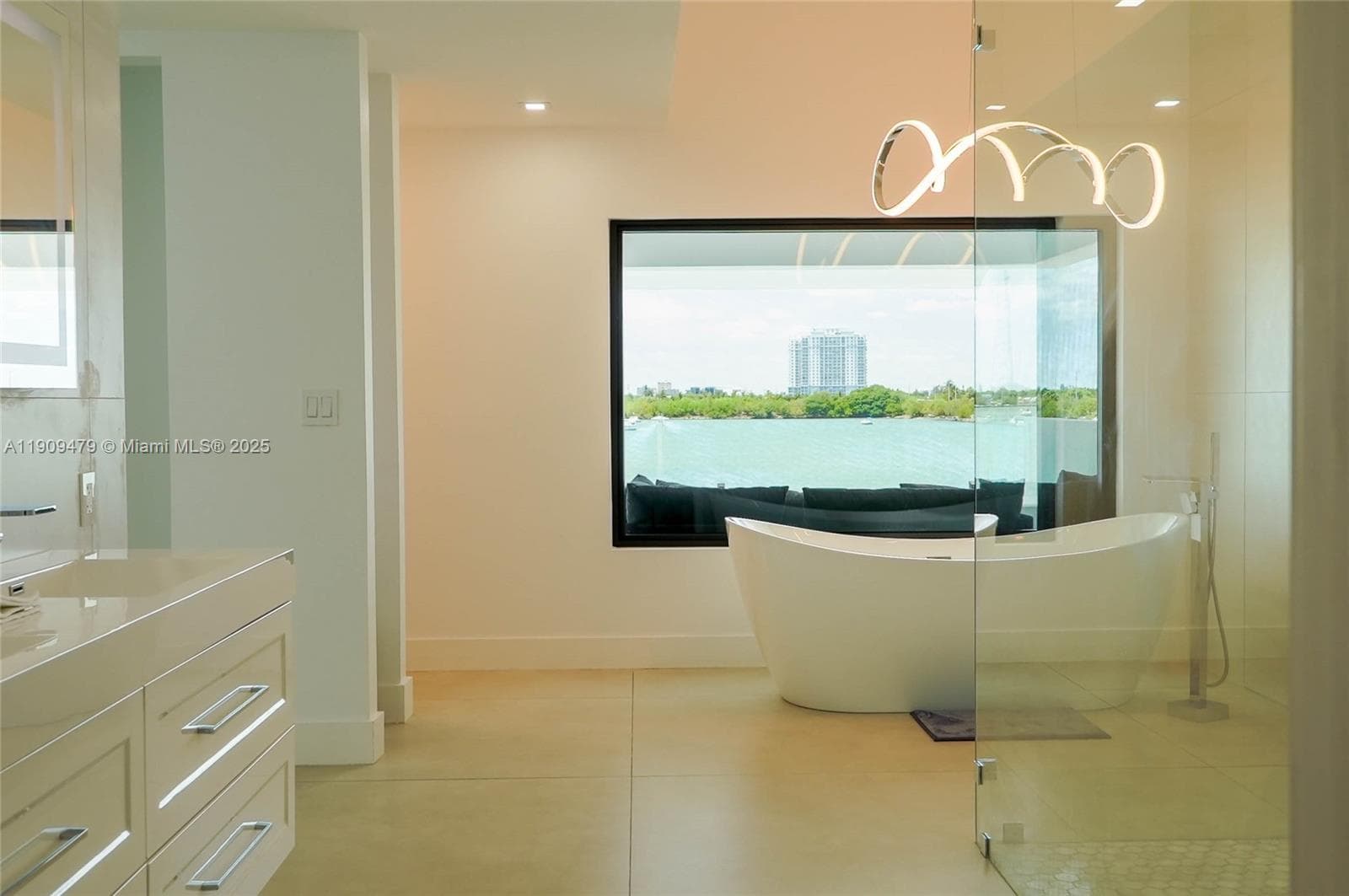 7720 Miami View Dr, North Bay Village FL 33141 — 20