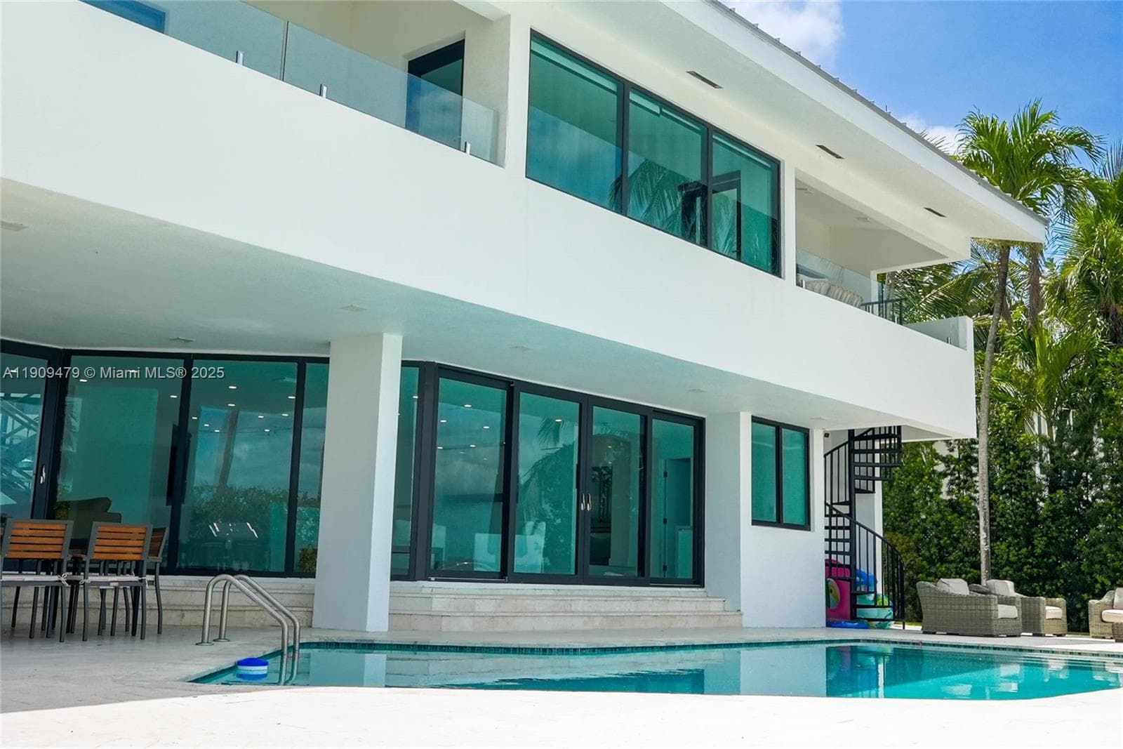 7720 Miami View Dr, North Bay Village FL 33141 — 40