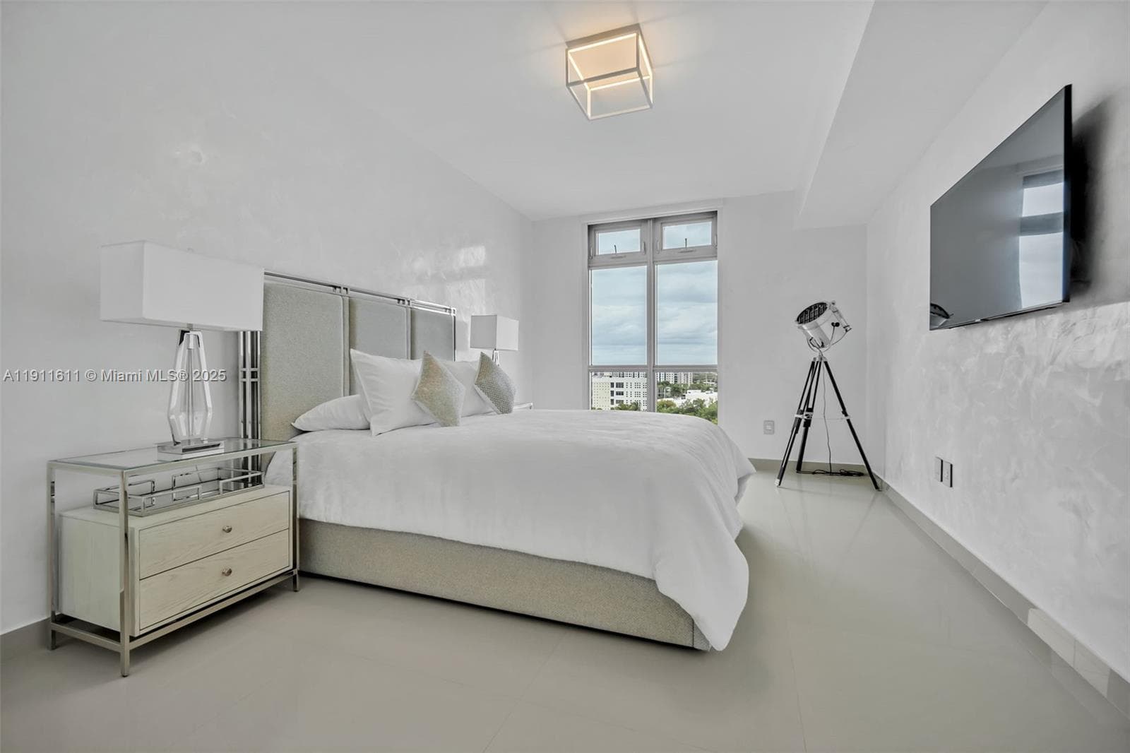 17301 Biscayne Blvd # 910, North Miami Beach FL 33160 — 18
