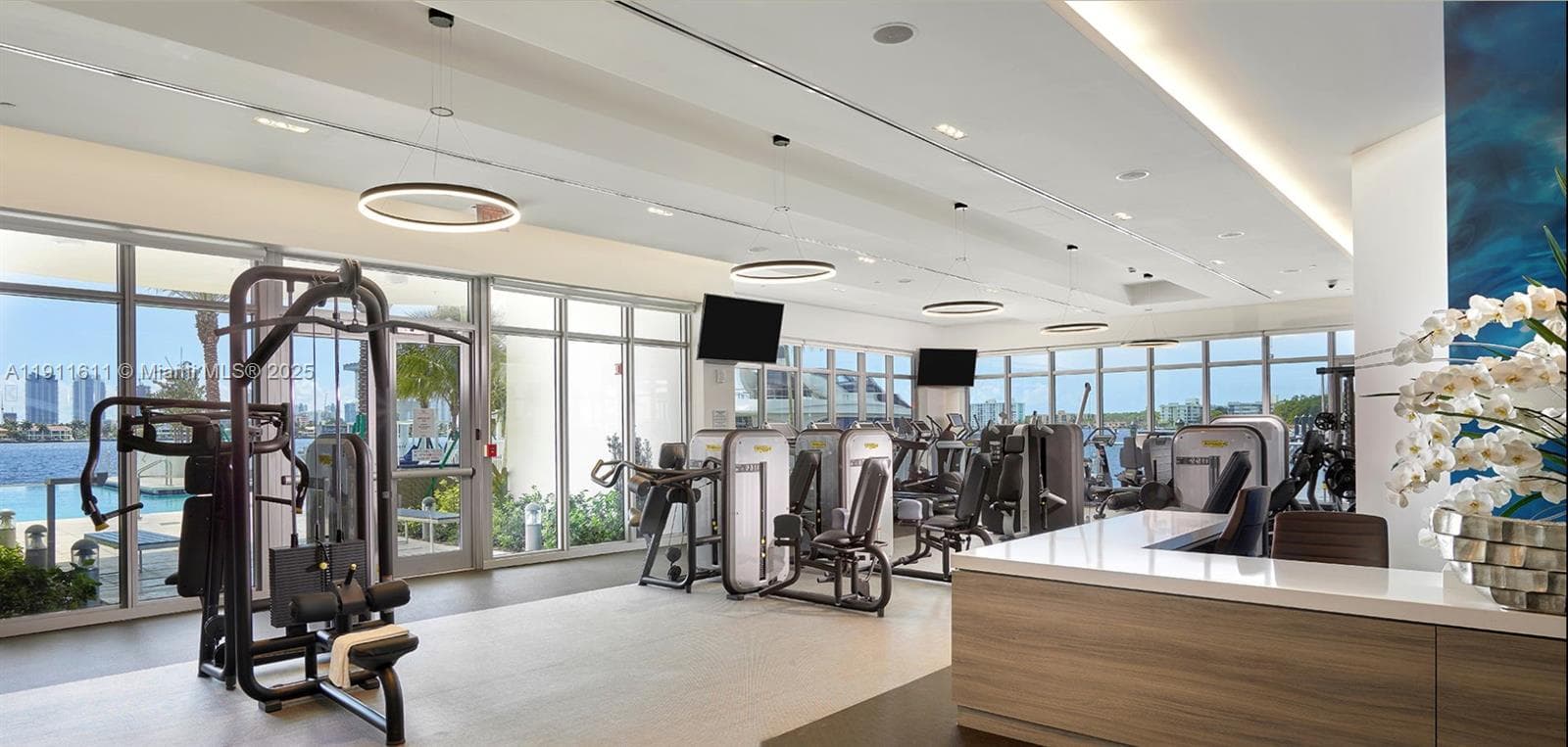 17301 Biscayne Blvd # 910, North Miami Beach FL 33160 — 35