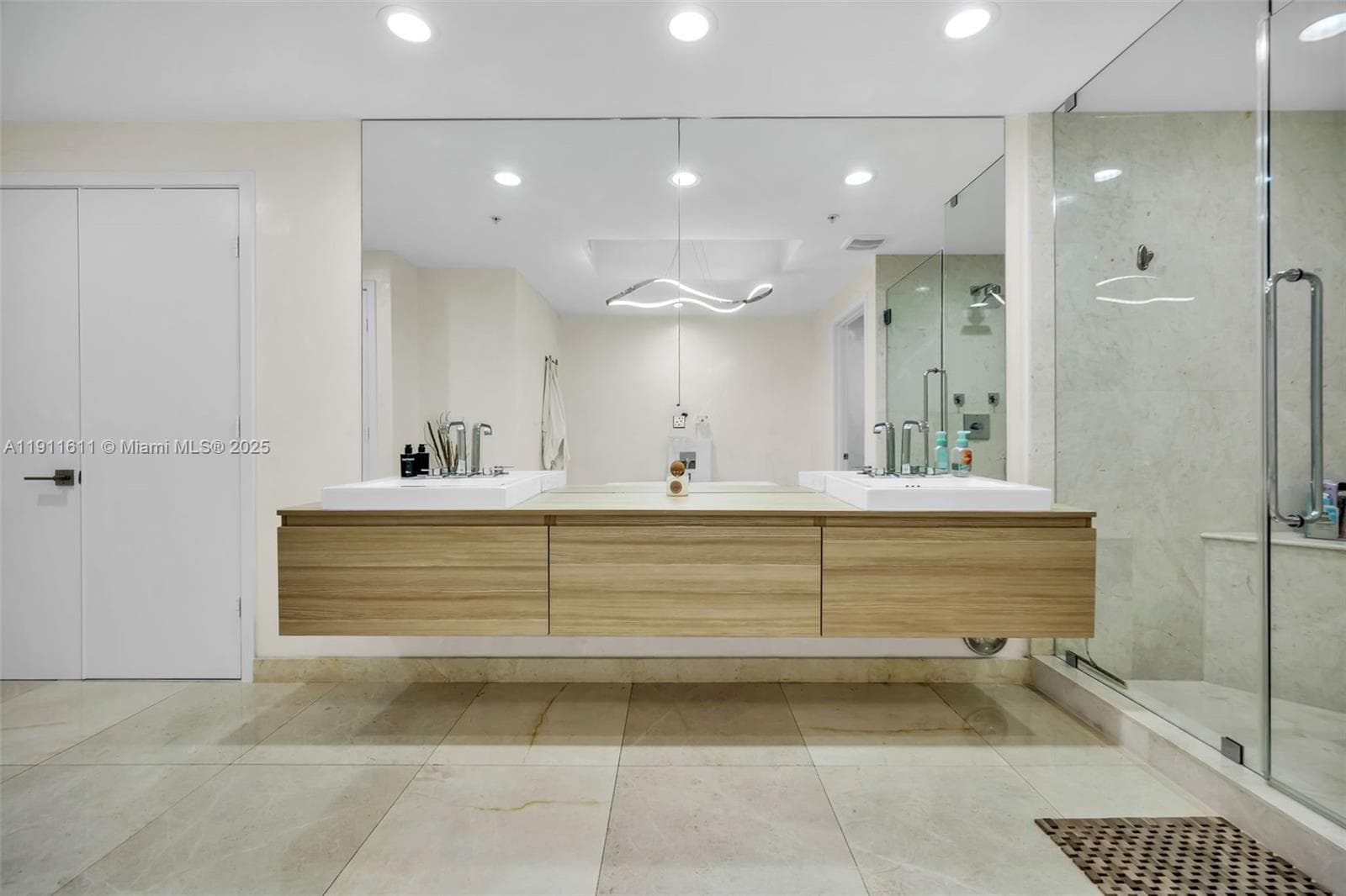 17301 Biscayne Blvd # 910, North Miami Beach FL 33160 — 31