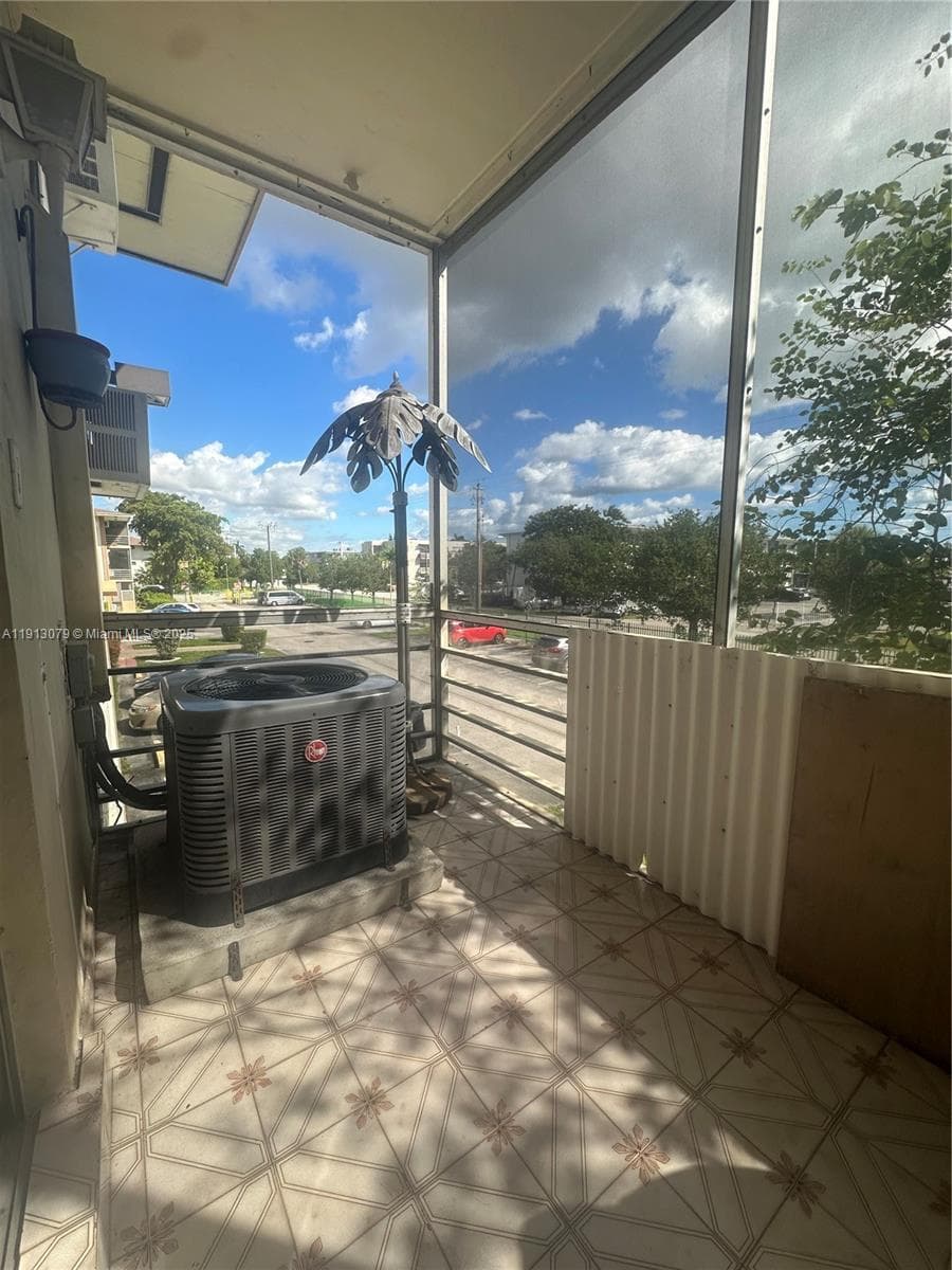 16790 NE 14th Ave # 202, Miami FL 33162 — 7