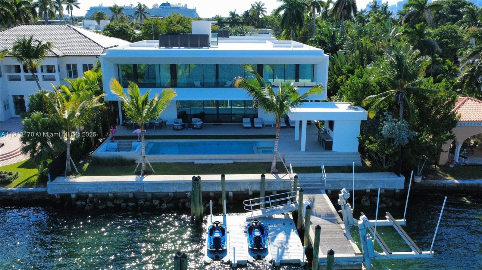 375 N Hibiscus Dr, Miami Beach FL 33139 — 2