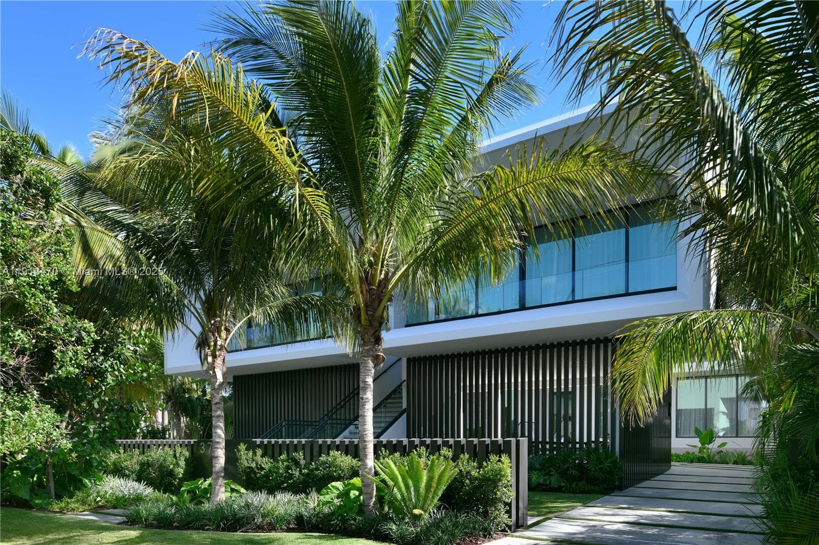 375 N Hibiscus Dr, Miami Beach FL 33139 — 6