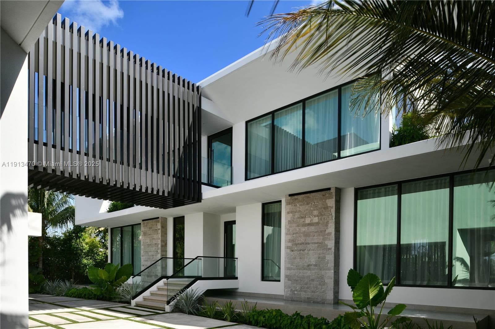 375 N Hibiscus Dr, Miami Beach FL 33139 — 8