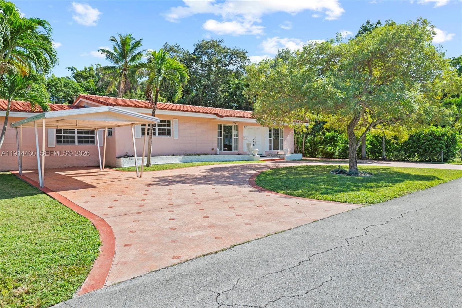 700 NE 118th St, Biscayne Park FL 33161 — 12