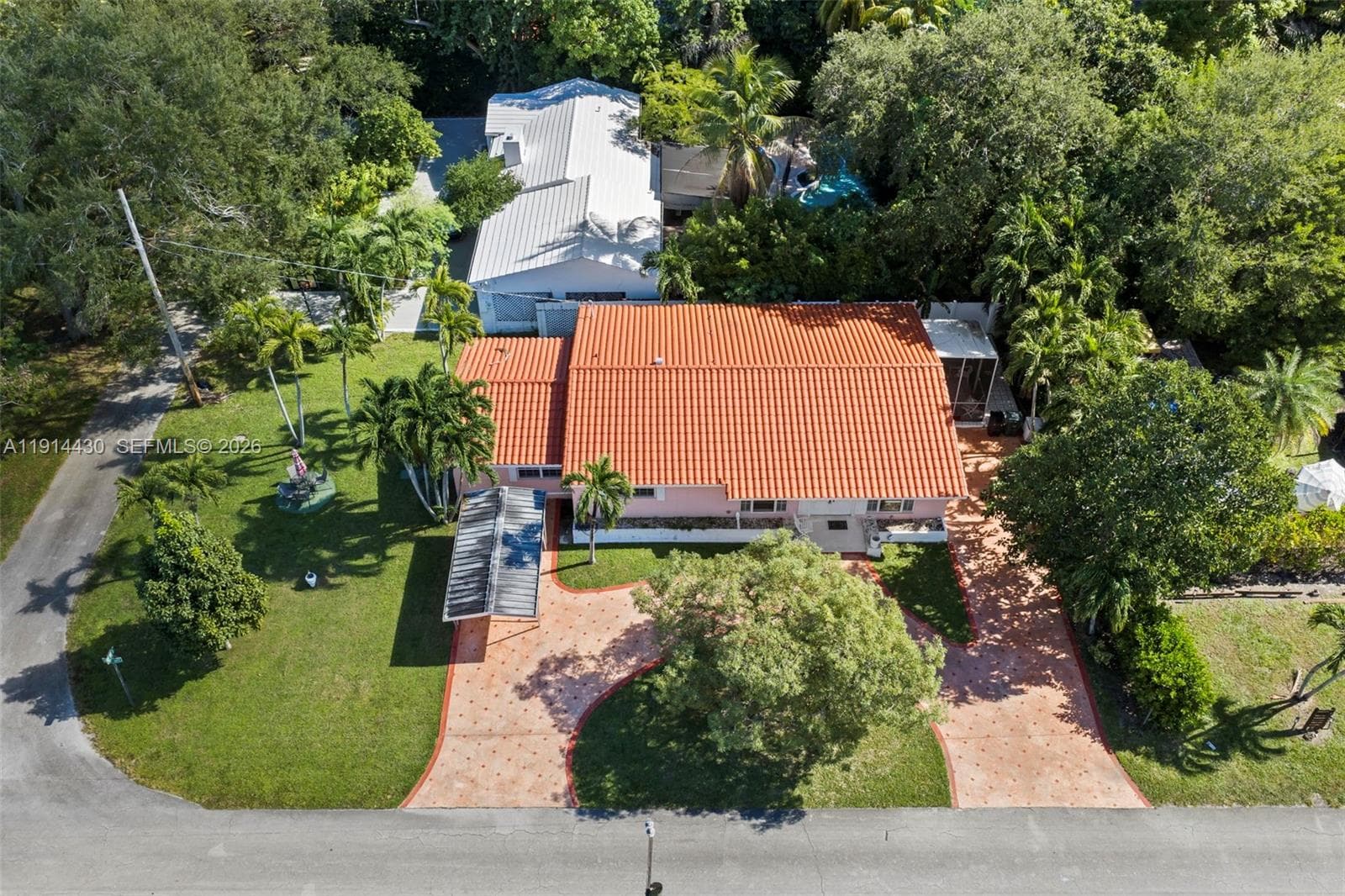 700 NE 118th St, Biscayne Park FL 33161 — 11