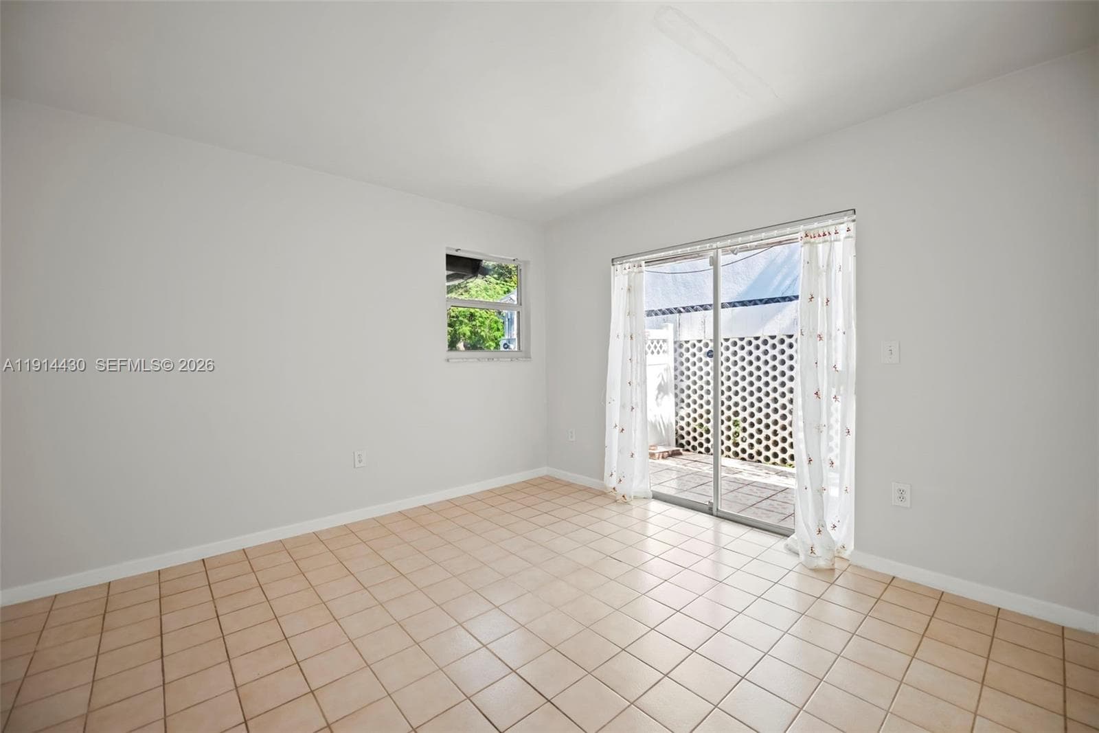 700 NE 118th St, Biscayne Park FL 33161 — 25