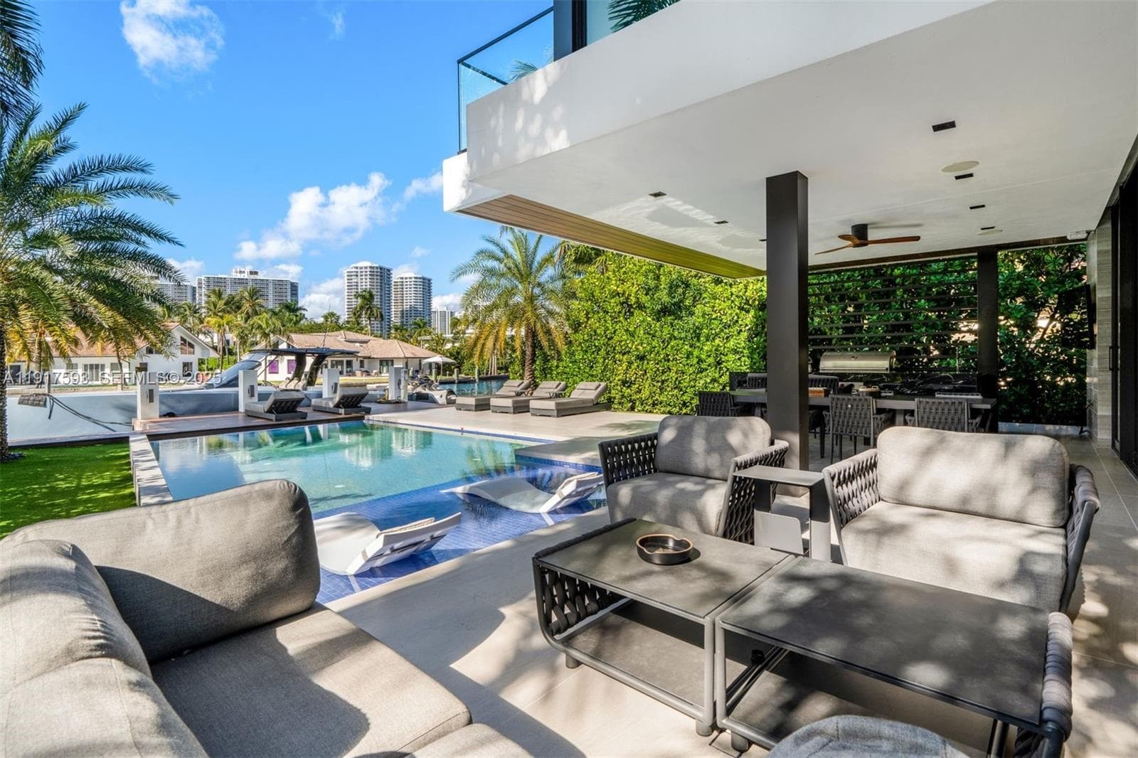 342 S Parkway, Golden Beach FL 33160 — 39