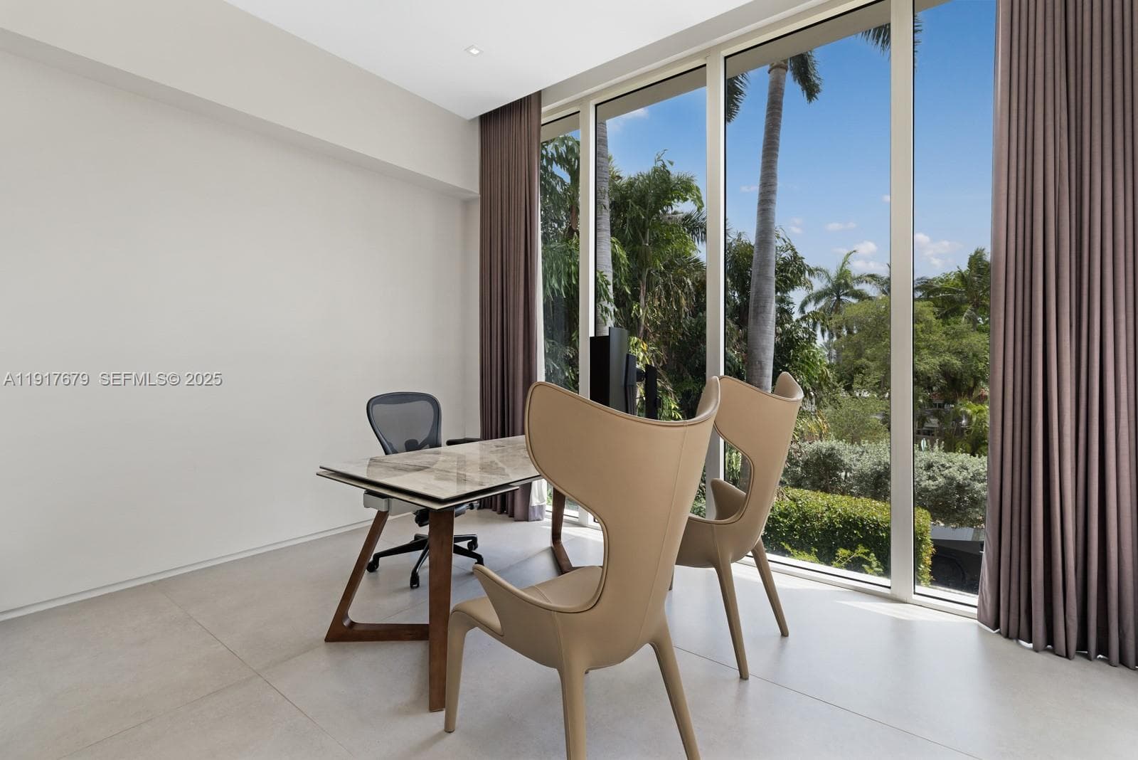 1379 N Venetian Way, Miami FL 33139 — 35