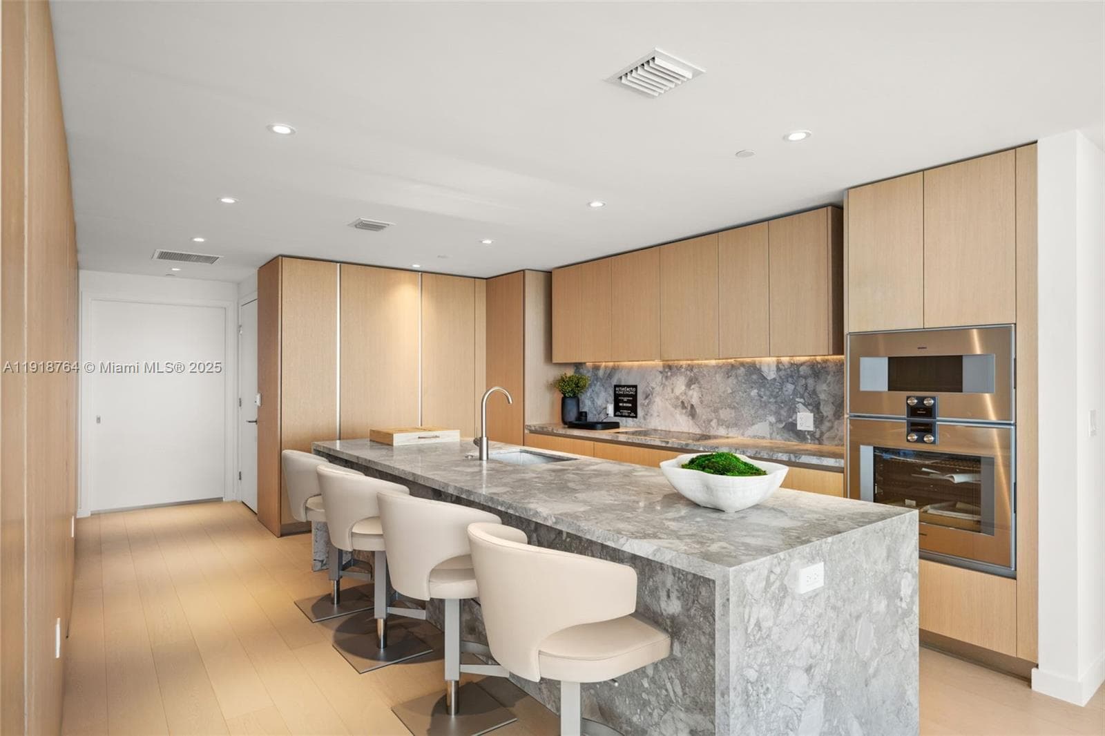 500 Alton, Miami Beach FL 33139 — 42