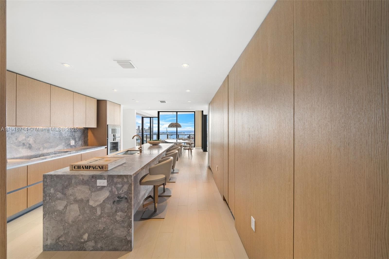 500 Alton, Miami Beach FL 33139 — 38