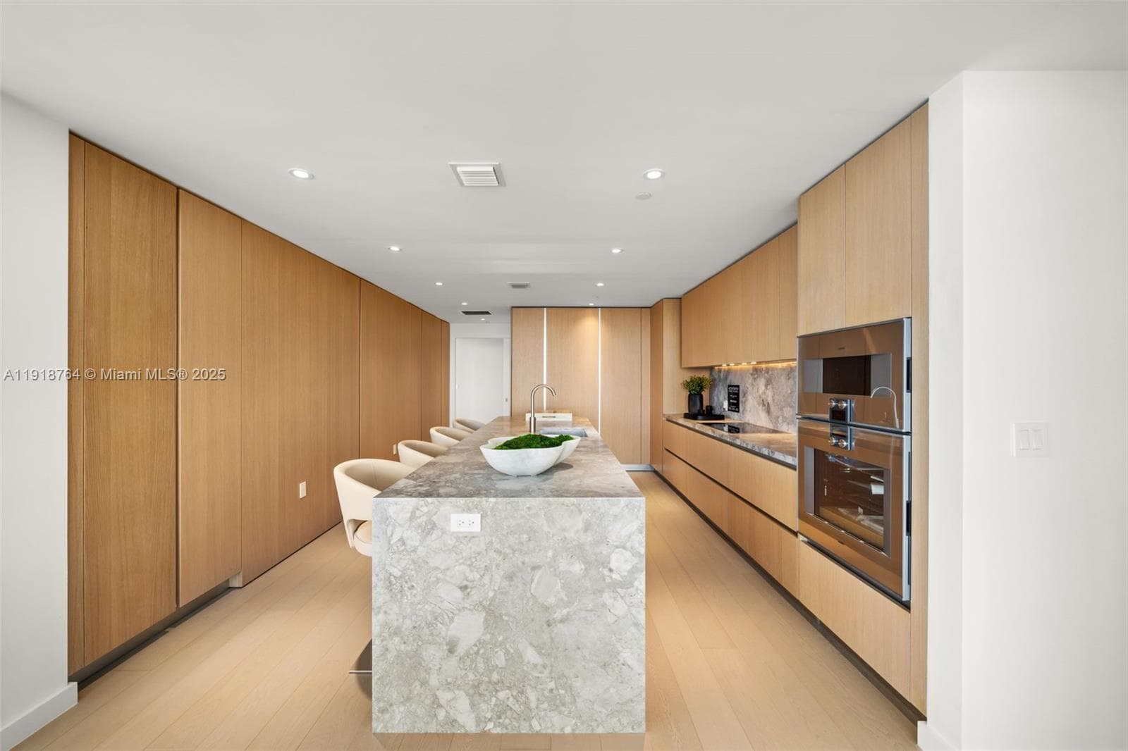 500 Alton, Miami Beach FL 33139 — 41