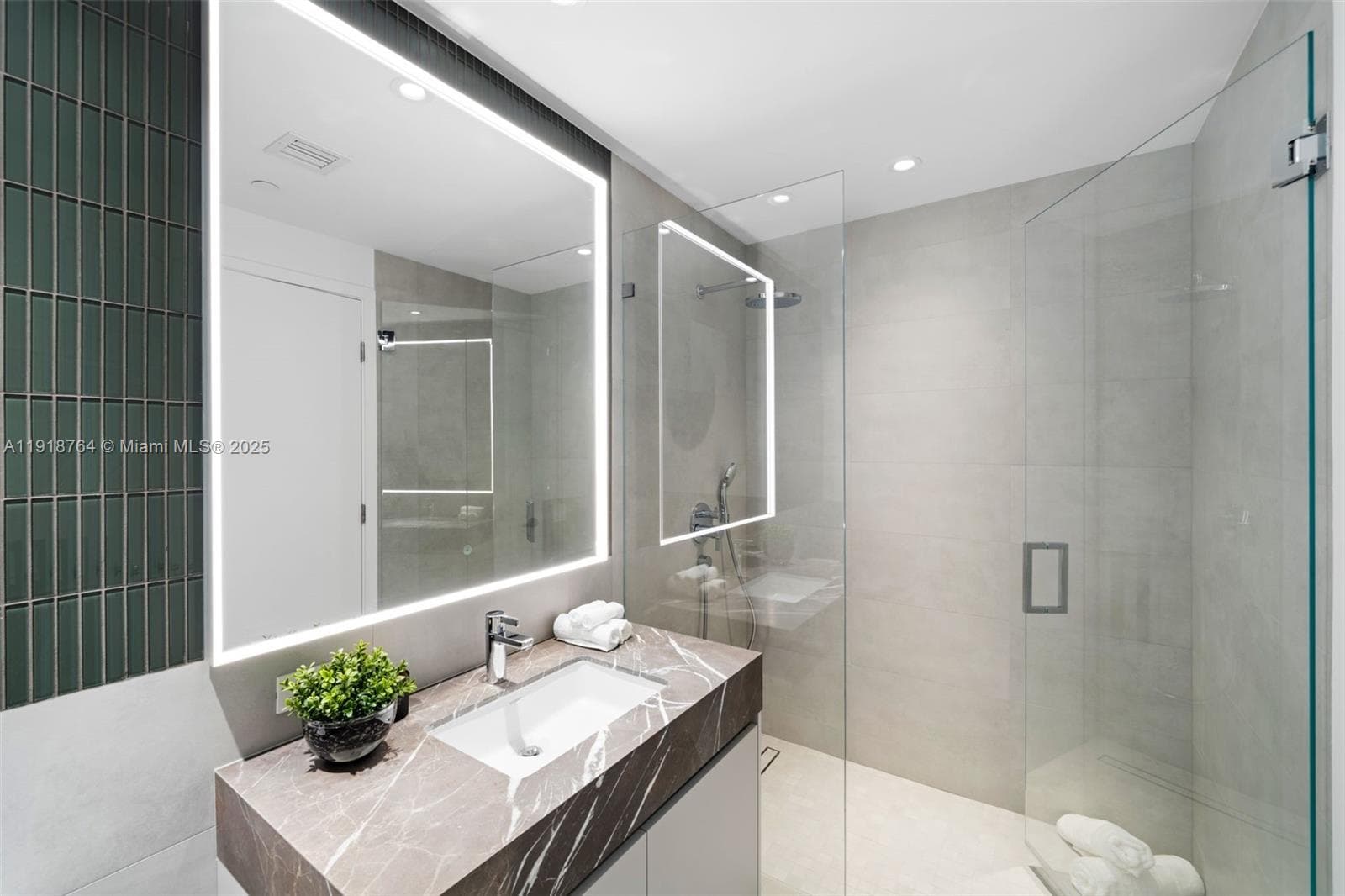 500 Alton, Miami Beach FL 33139 — 59
