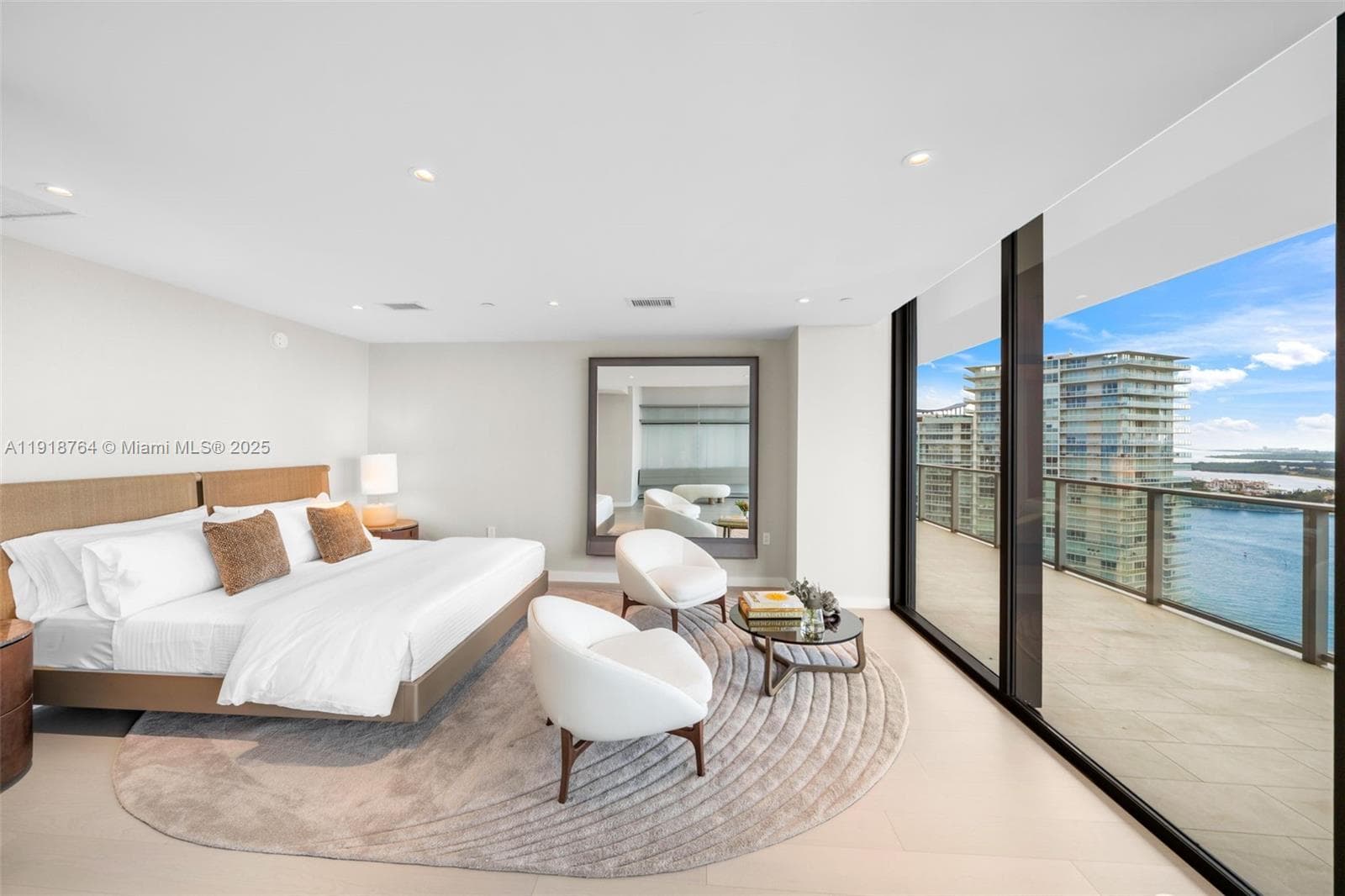 500 Alton, Miami Beach FL 33139 — 54