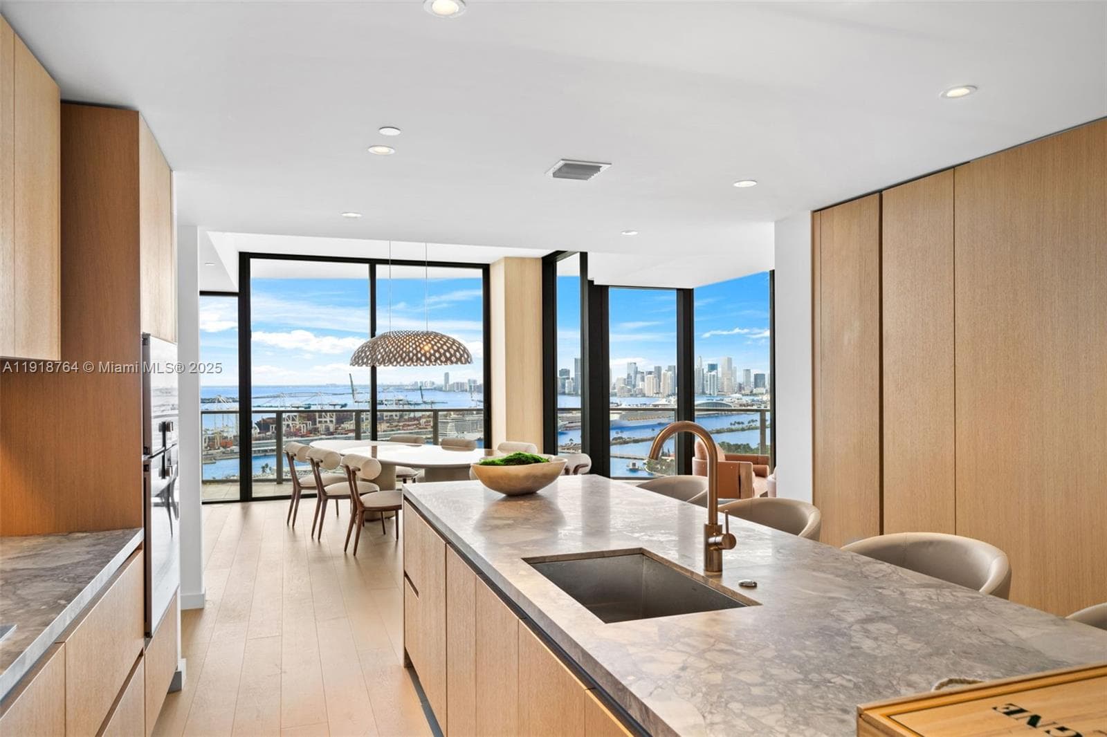 500 Alton, Miami Beach FL 33139 — 40