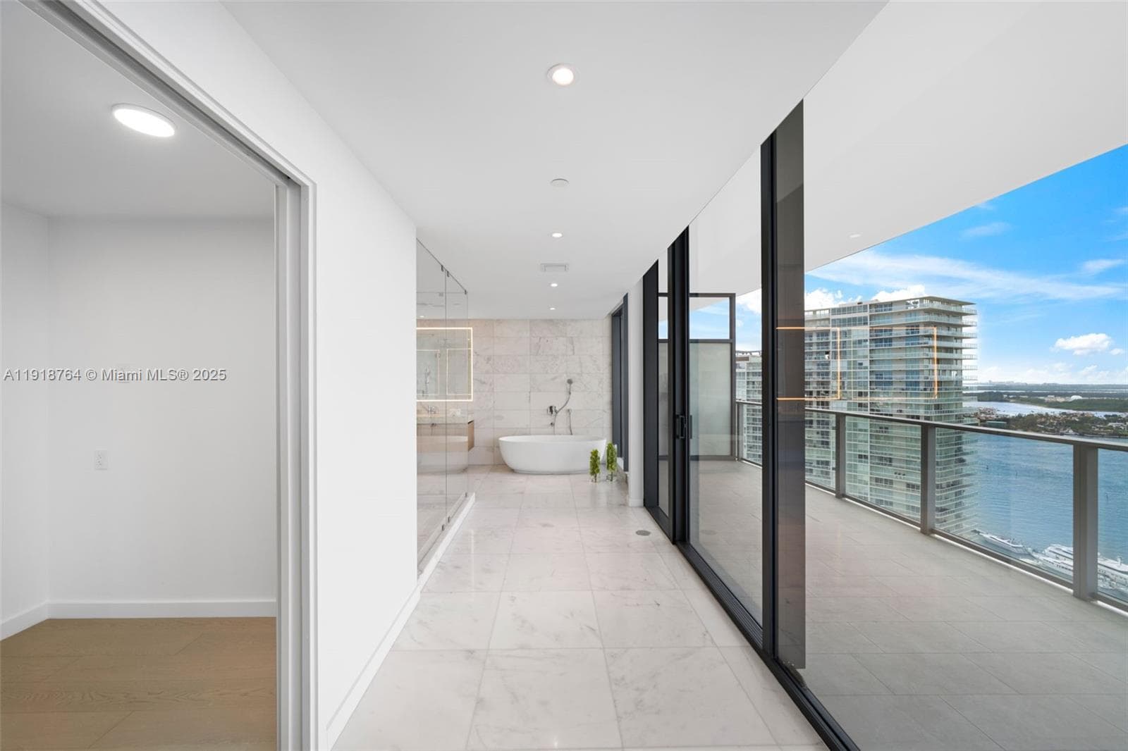 500 Alton, Miami Beach FL 33139 — 68