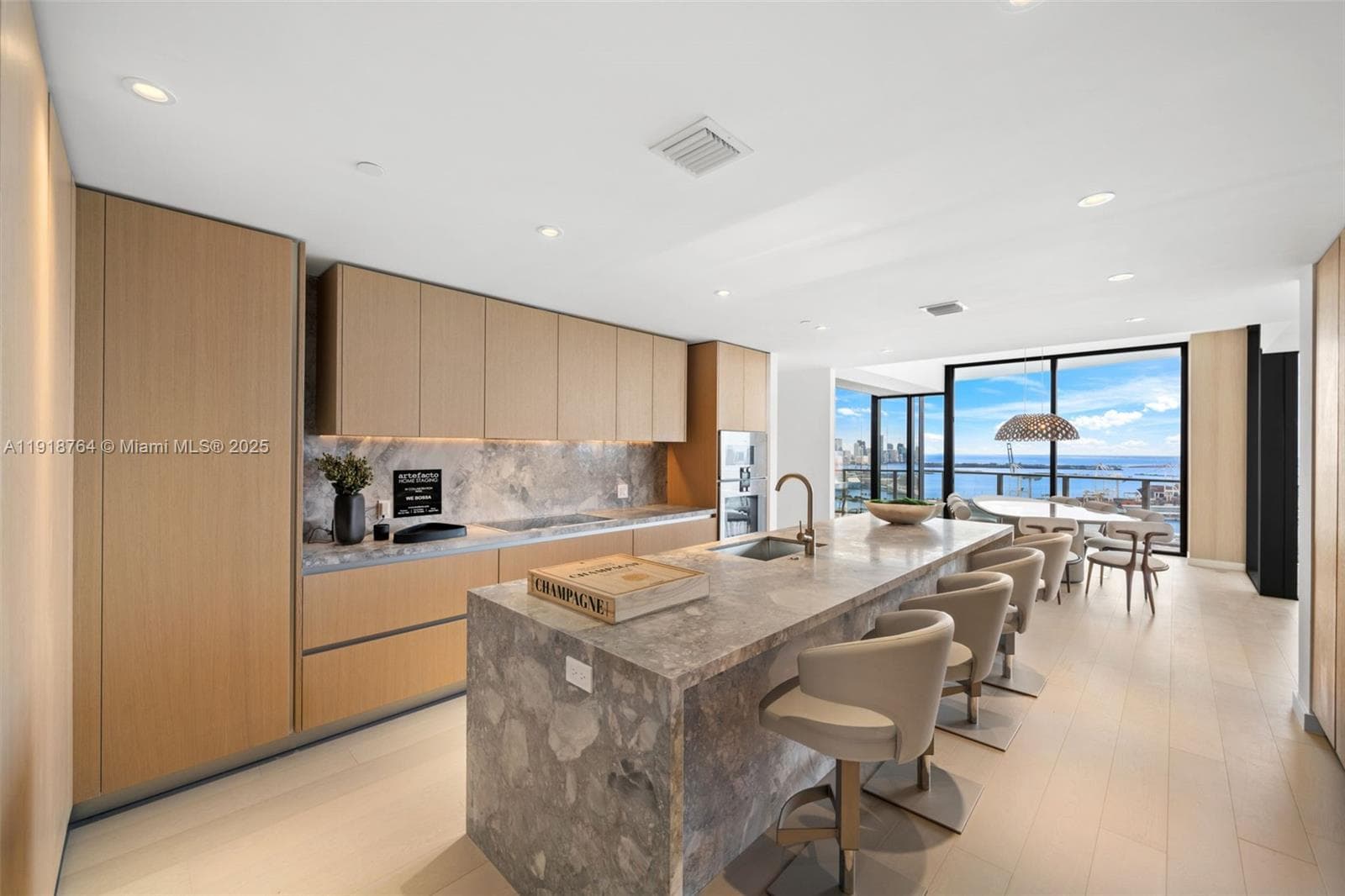 500 Alton, Miami Beach FL 33139 — 39