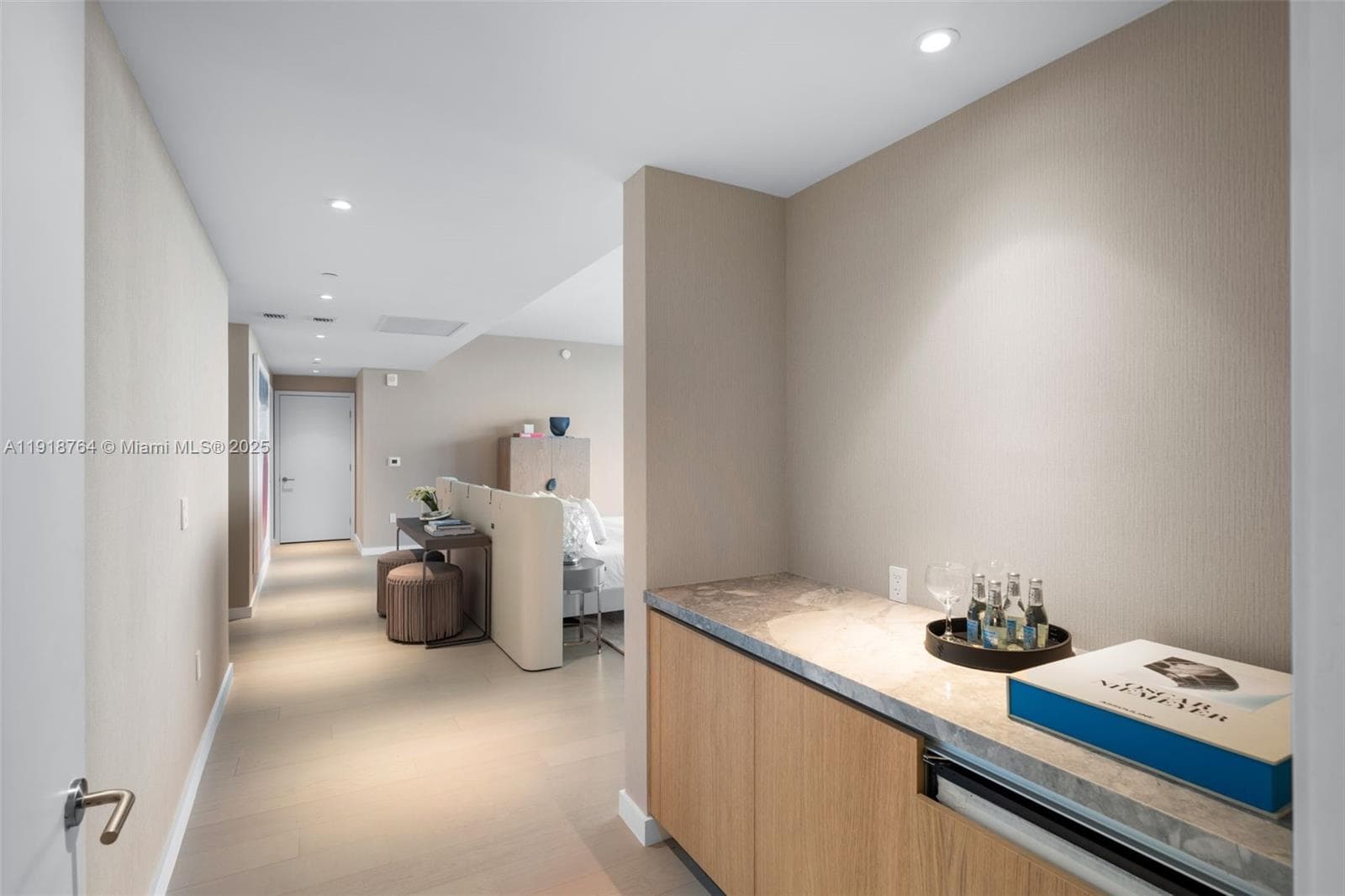 500 Alton, Miami Beach FL 33139 — 60