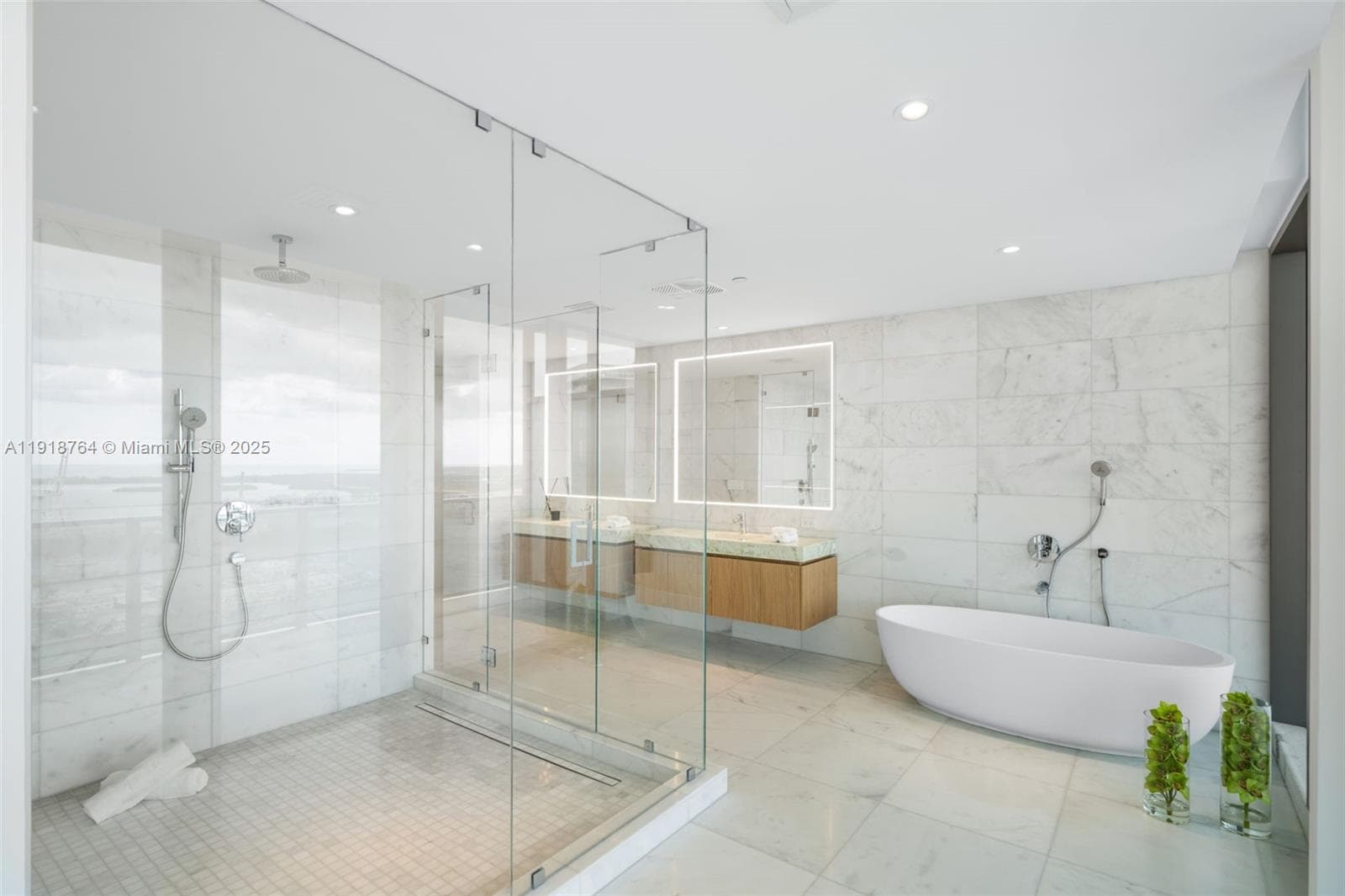 500 Alton, Miami Beach FL 33139 — 70