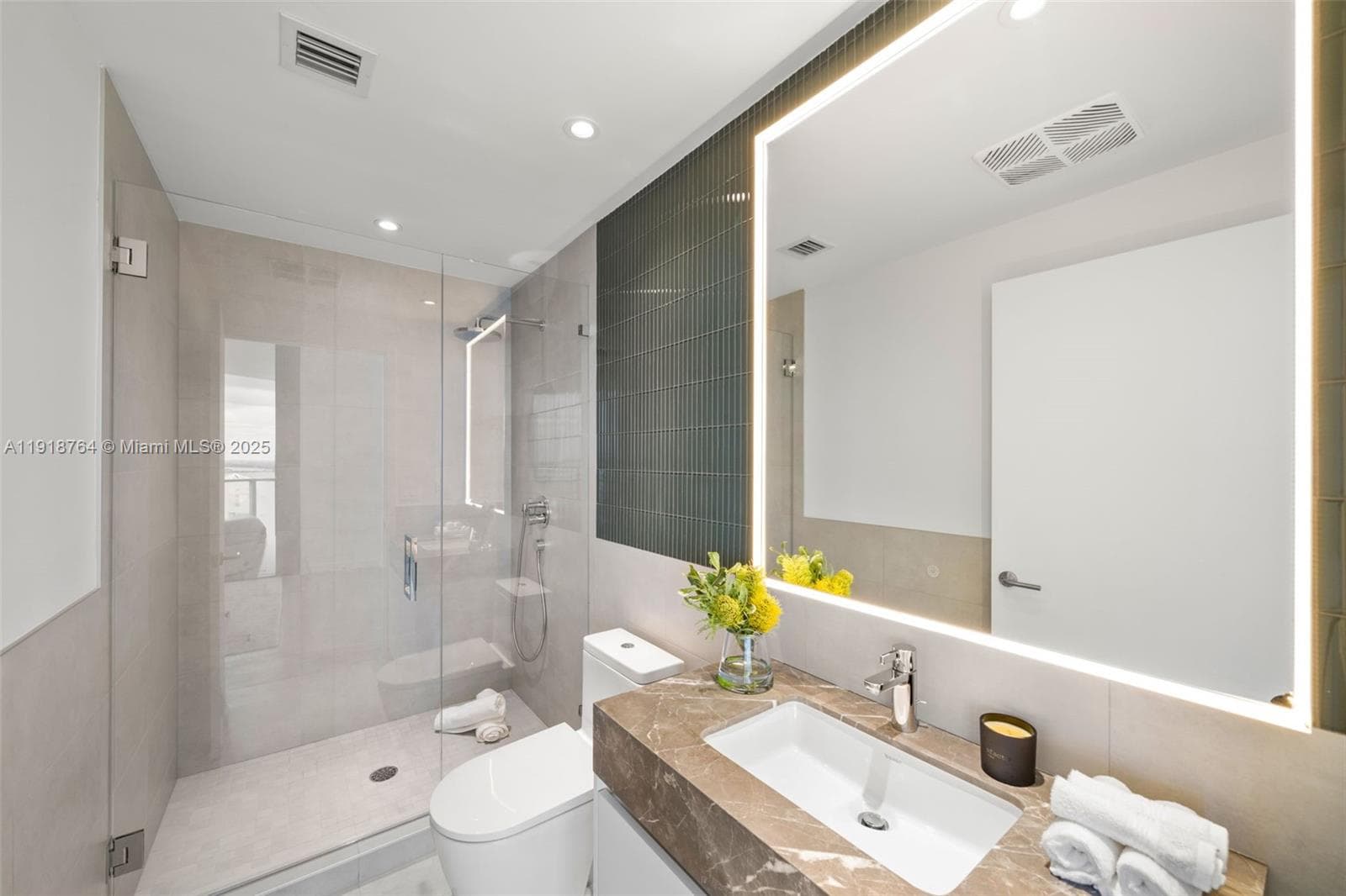500 Alton, Miami Beach FL 33139 — 25