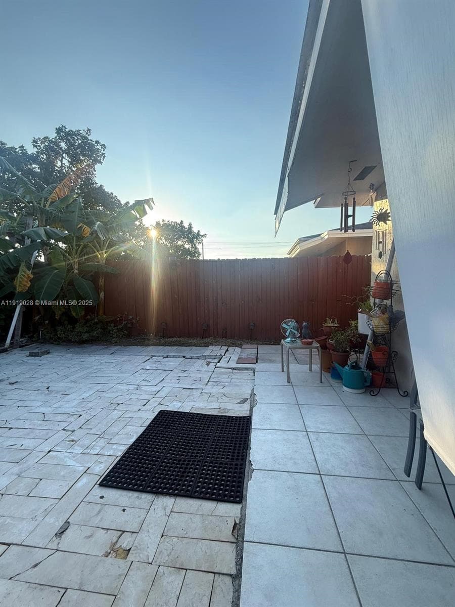 11136 SW 5th St, Sweetwater FL 33174 — 14