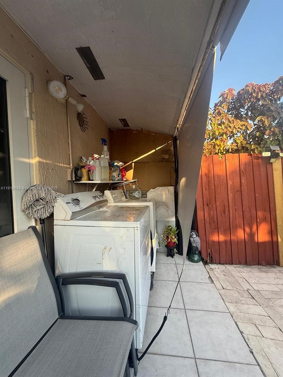 11136 SW 5th St, Sweetwater FL 33174 — 11