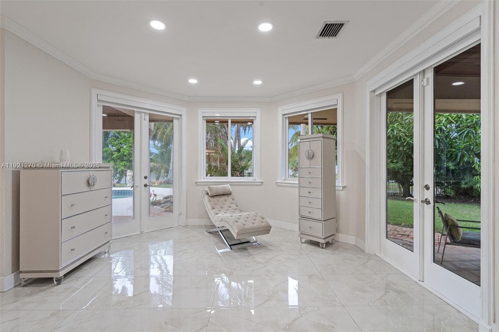7225 Gleneagle Dr, Miami Lakes FL 33014 — 27