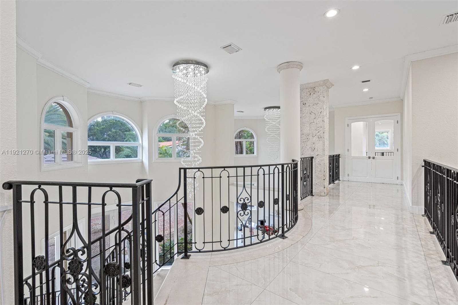 7225 Gleneagle Dr, Miami Lakes FL 33014 — 43