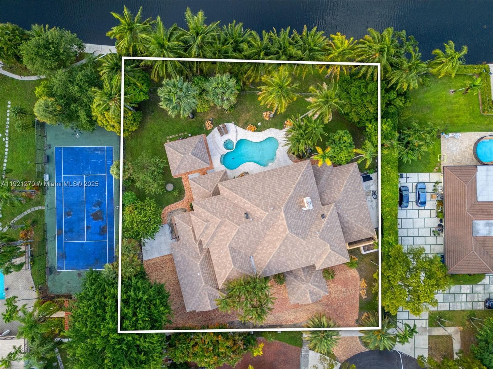 7225 Gleneagle Dr, Miami Lakes FL 33014 — 88