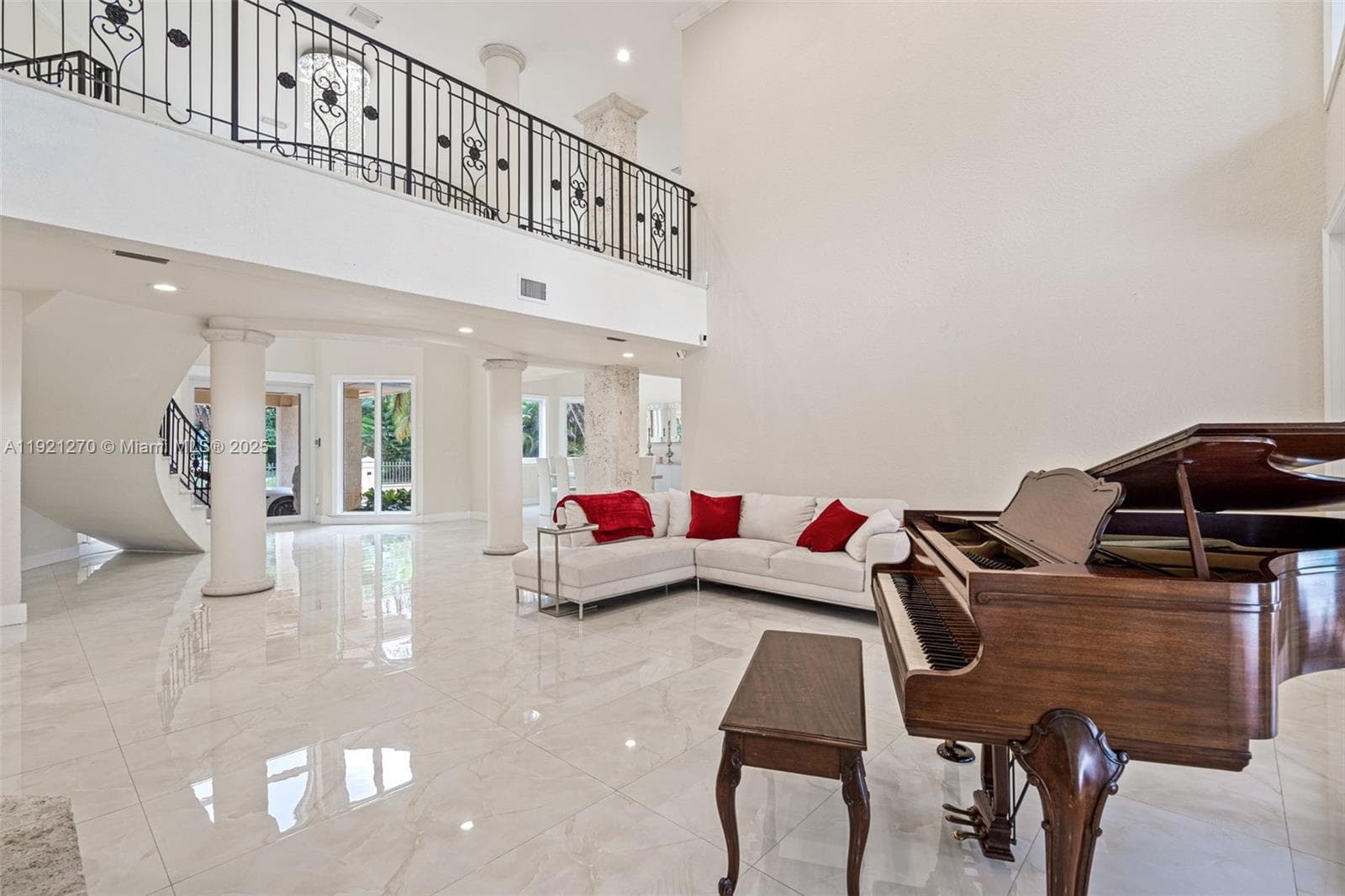 7225 Gleneagle Dr, Miami Lakes FL 33014 — 9