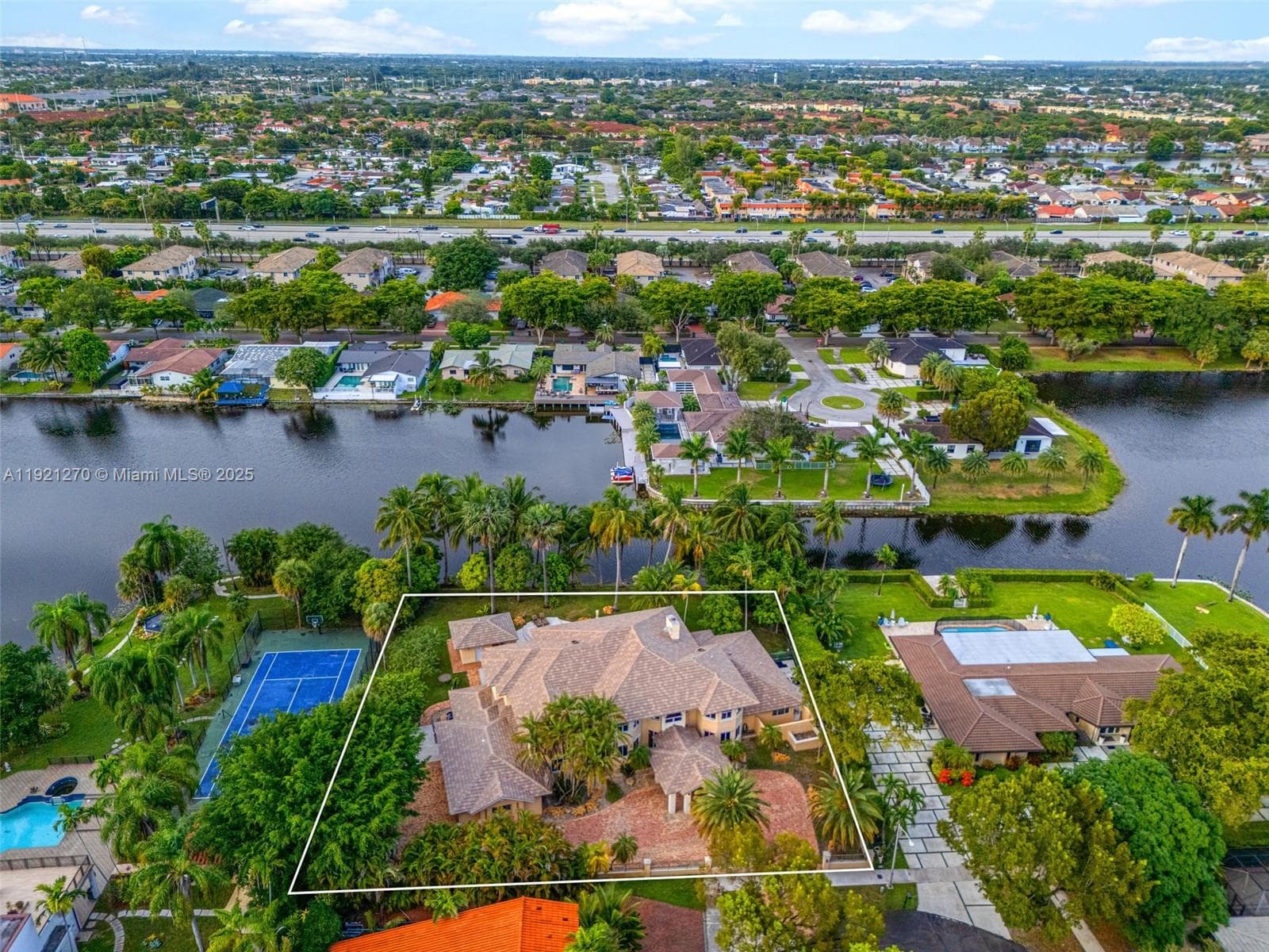 7225 Gleneagle Dr, Miami Lakes FL 33014 — 89