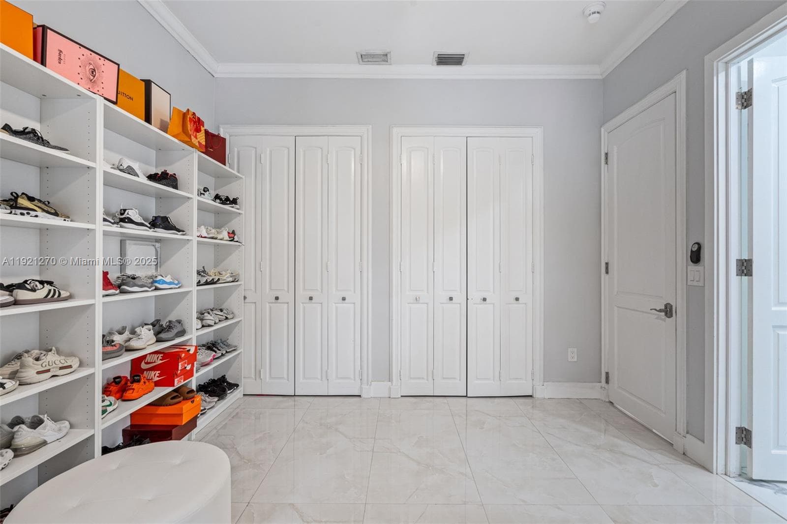 7225 Gleneagle Dr, Miami Lakes FL 33014 — 59