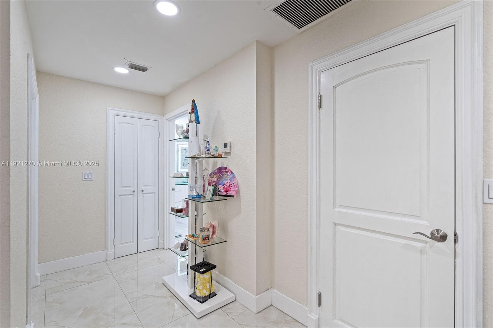 7225 Gleneagle Dr, Miami Lakes FL 33014 — 29