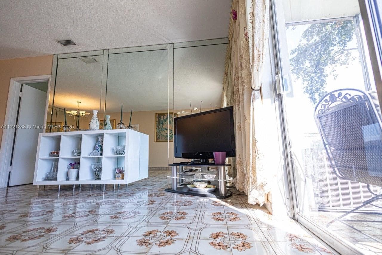 16790 NE 14th Ave # 215, Miami FL 33162 — 29