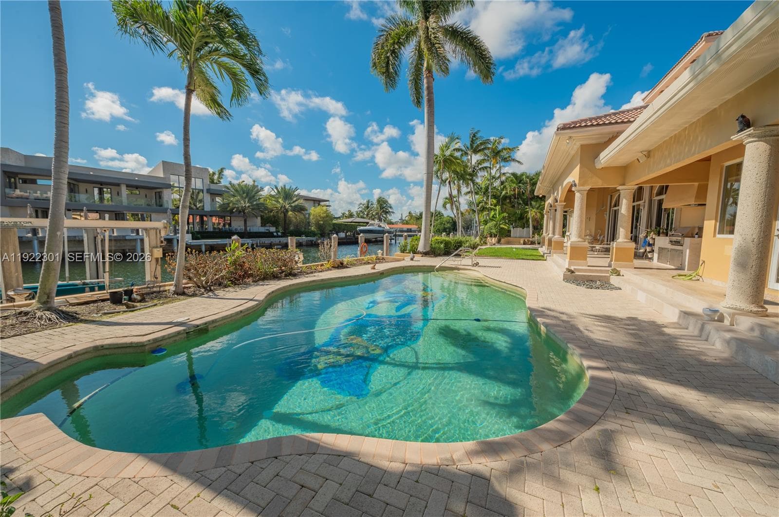 3220 NE 165th St, North Miami Beach FL 33160 — 3