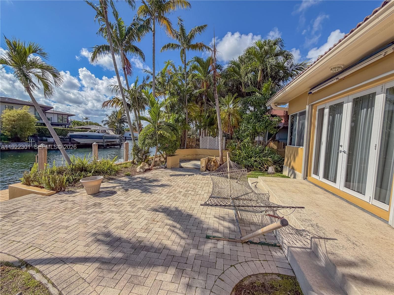3220 NE 165th St, North Miami Beach FL 33160 — 24