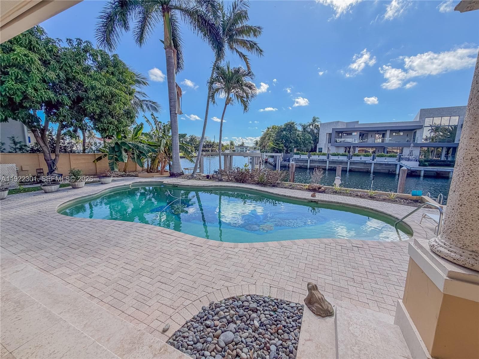 3220 NE 165th St, North Miami Beach FL 33160 — 19