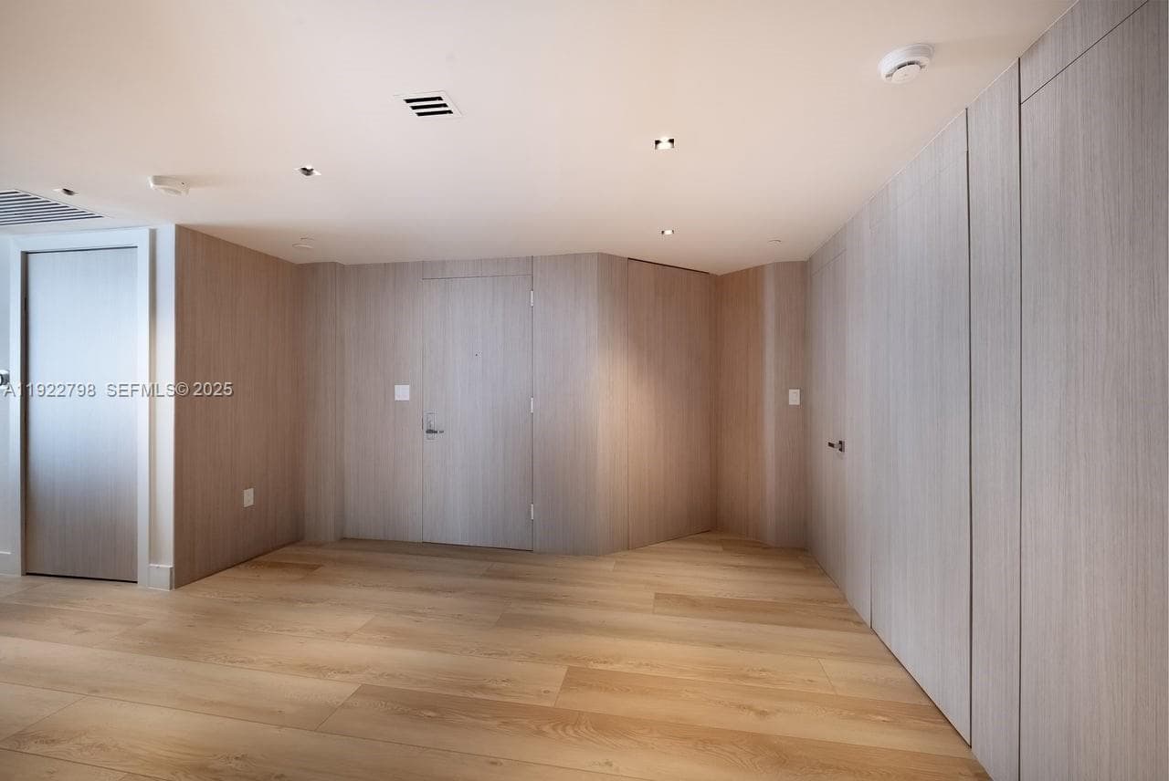 465 Brickell Ave # 5701, Miami FL 33131 — 13
