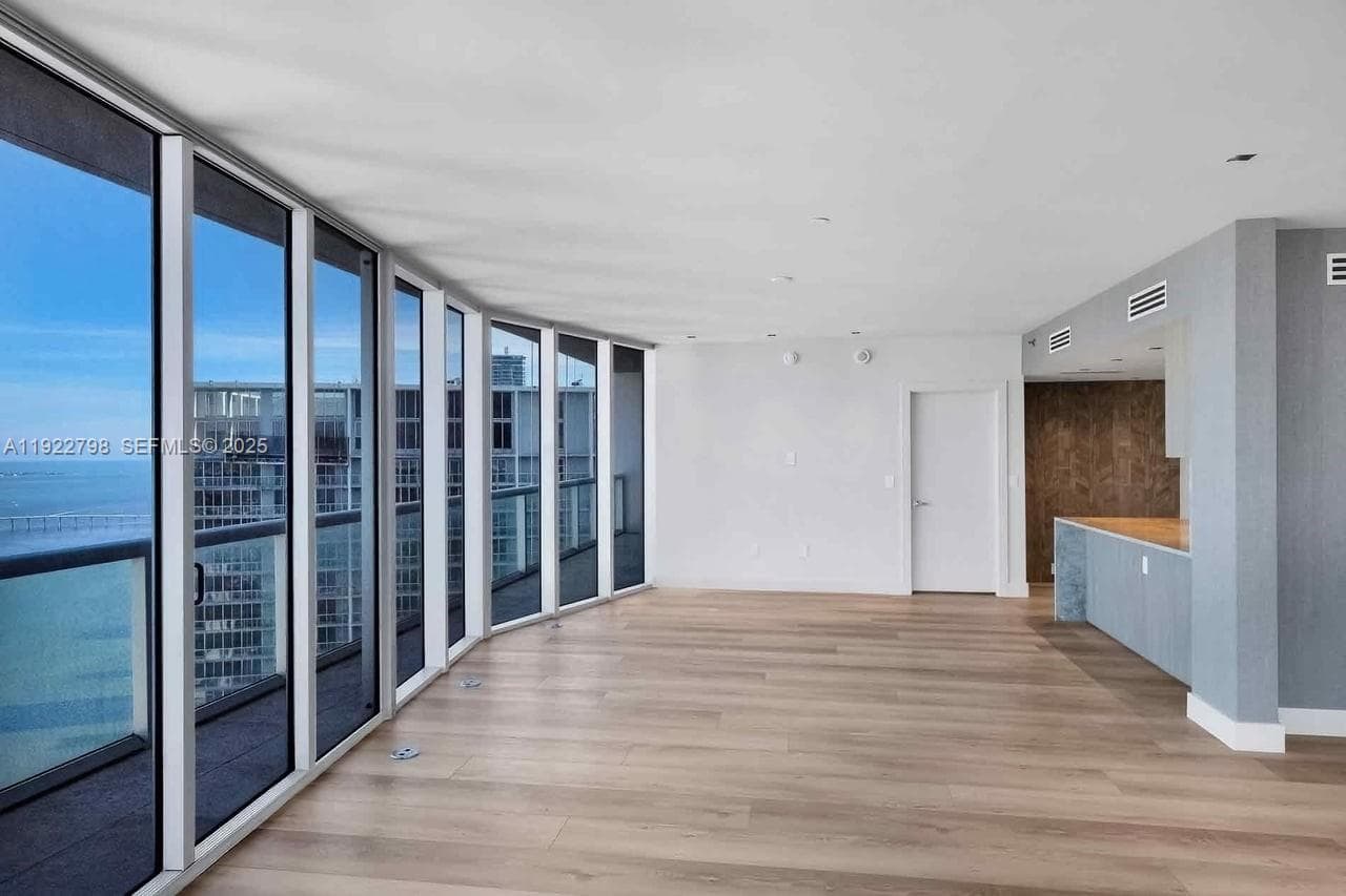 465 Brickell Ave # 5701, Miami FL 33131 — 36