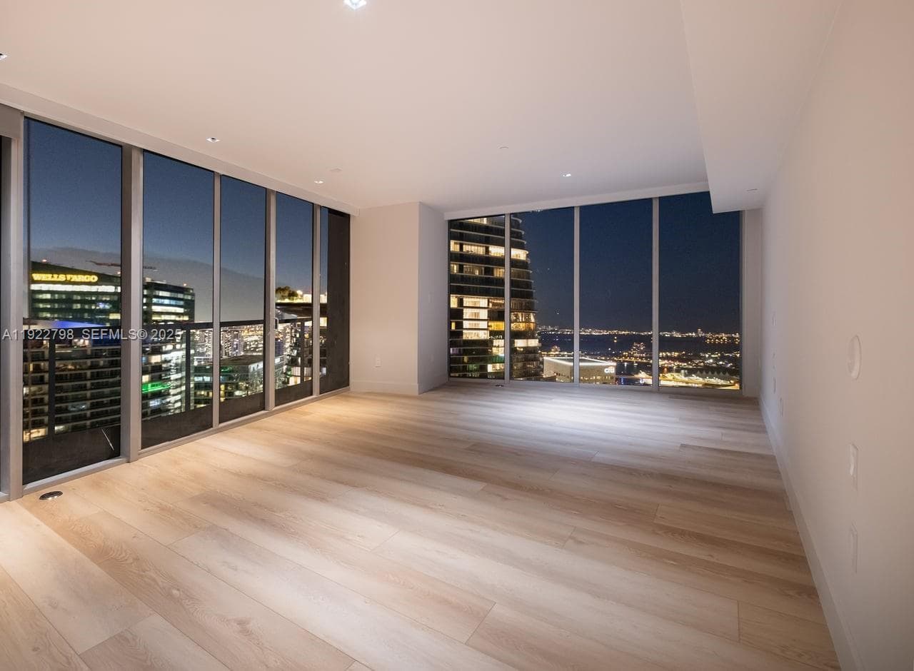 465 Brickell Ave # 5701, Miami FL 33131 — 28