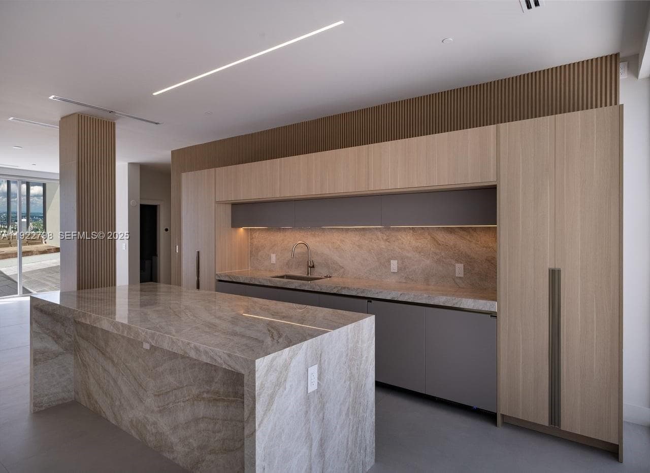 465 Brickell Ave # 5701, Miami FL 33131 — 5