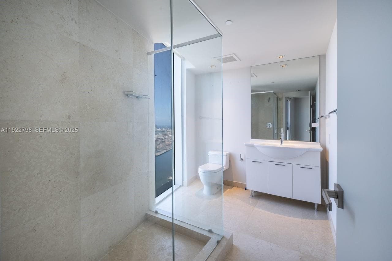 465 Brickell Ave # 5701, Miami FL 33131 — 20