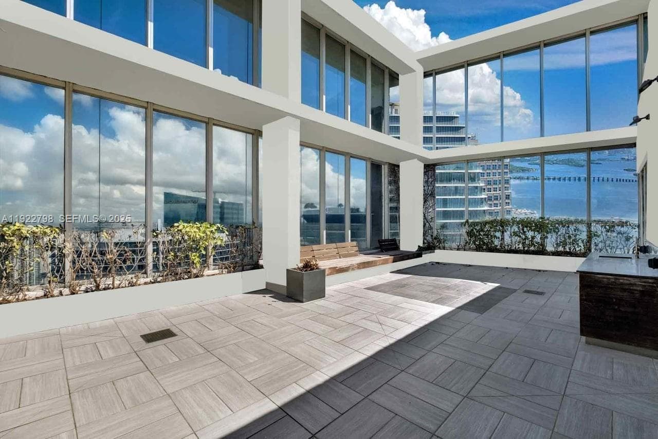 465 Brickell Ave # 5701, Miami FL 33131 — 38