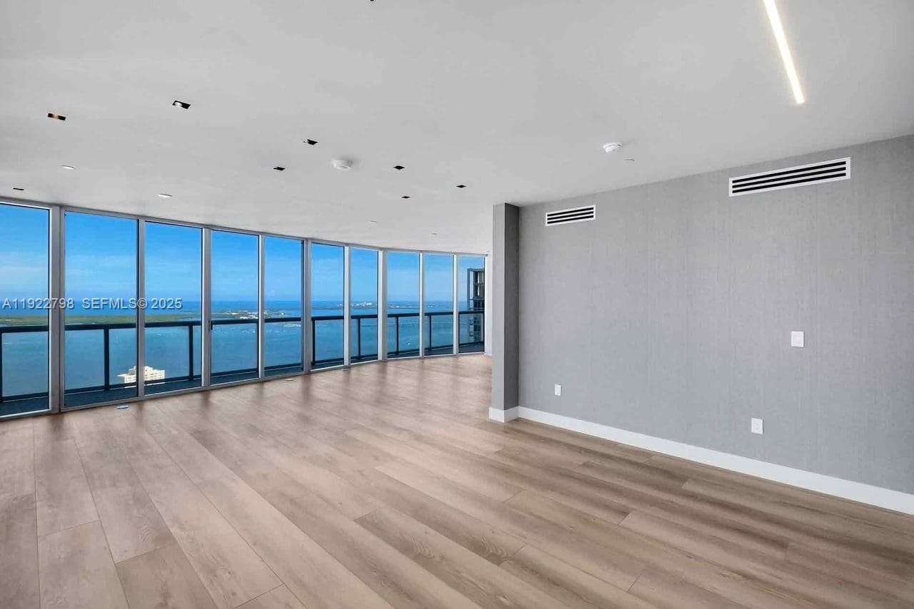 465 Brickell Ave # 5701, Miami FL 33131 — 10