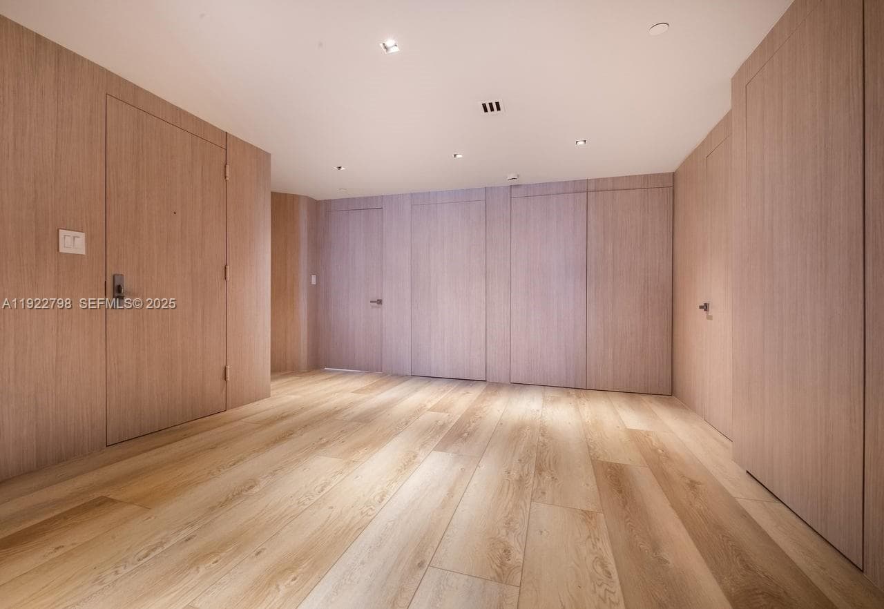 465 Brickell Ave # 5701, Miami FL 33131 — 14