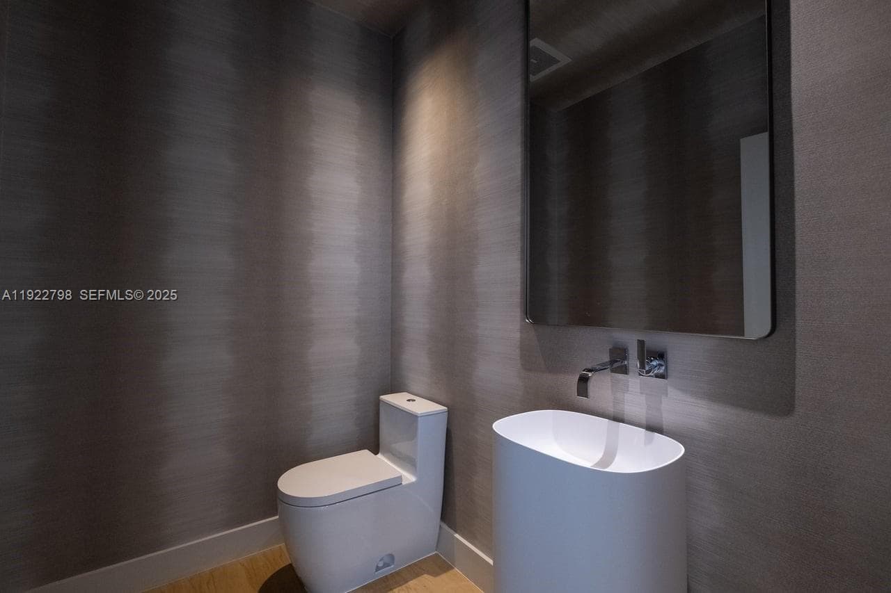465 Brickell Ave # 5701, Miami FL 33131 — 15