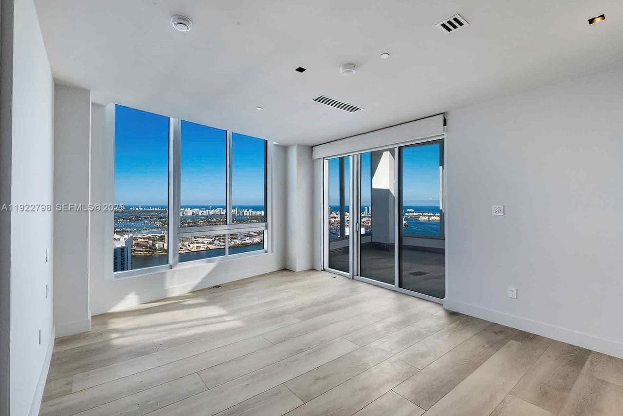 465 Brickell Ave # 5701, Miami FL 33131 — 11