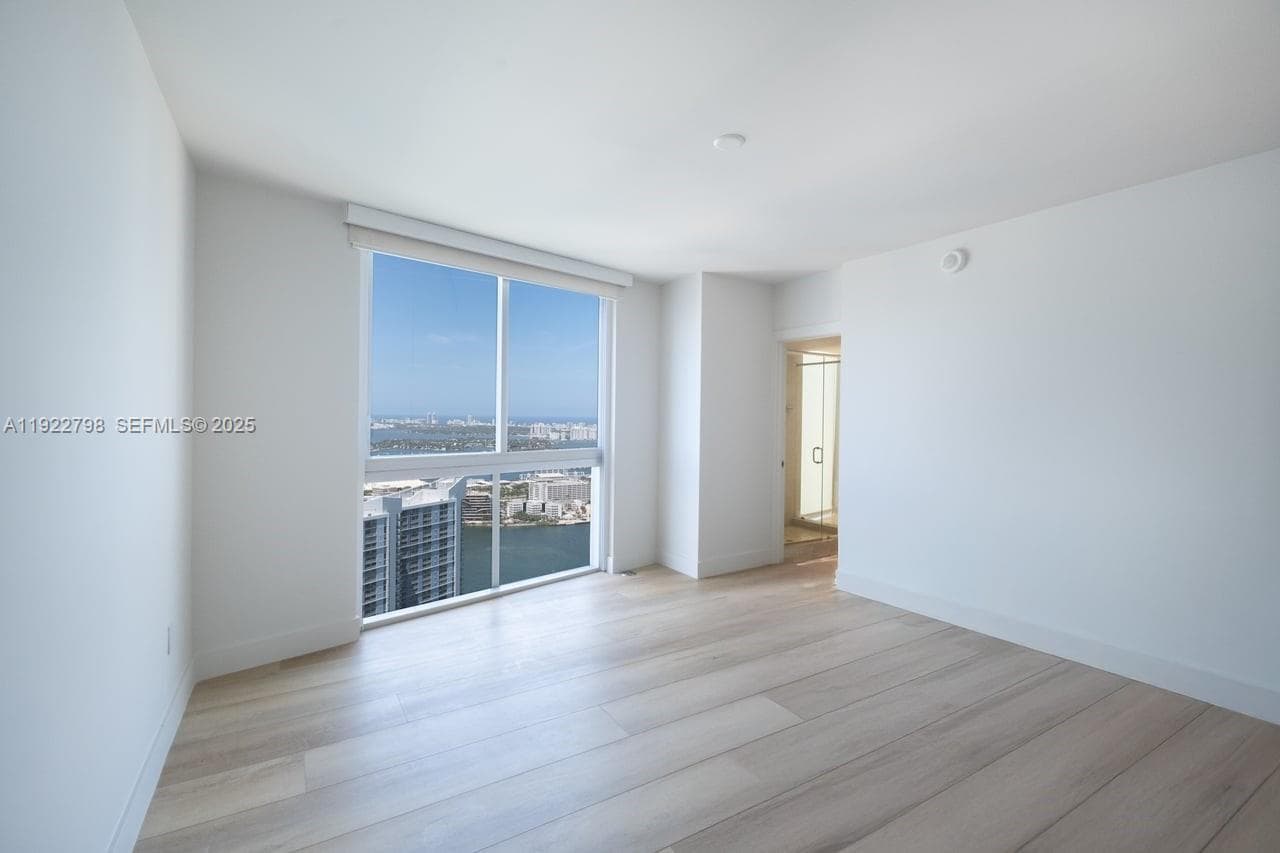 465 Brickell Ave # 5701, Miami FL 33131 — 19